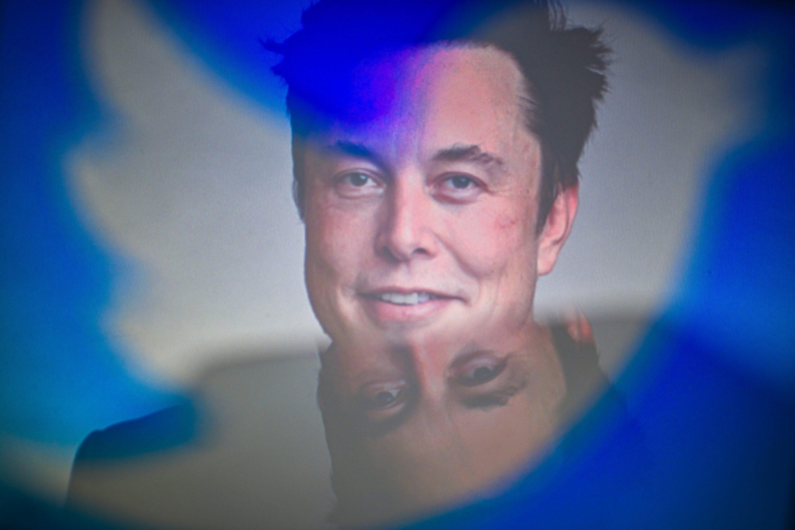 Elon Musk hated on by Twitter for logo change