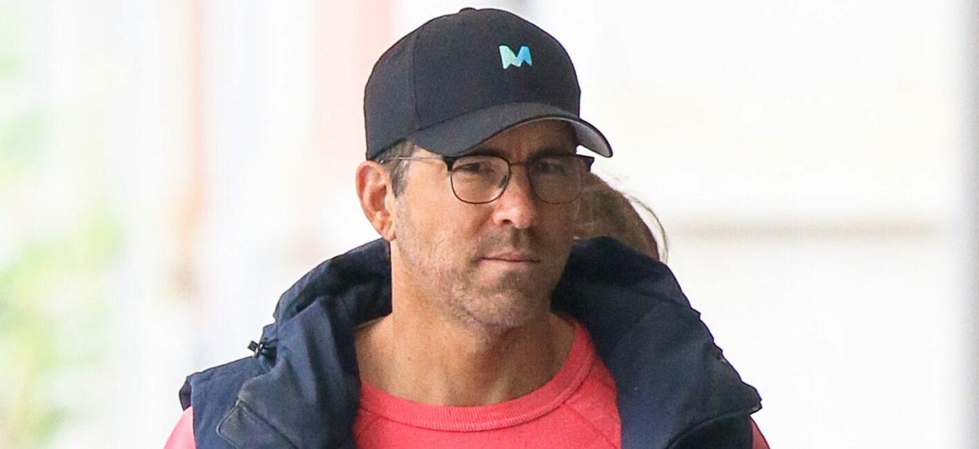 Ryan Reynolds was spotted returning back to his apartment in New York City