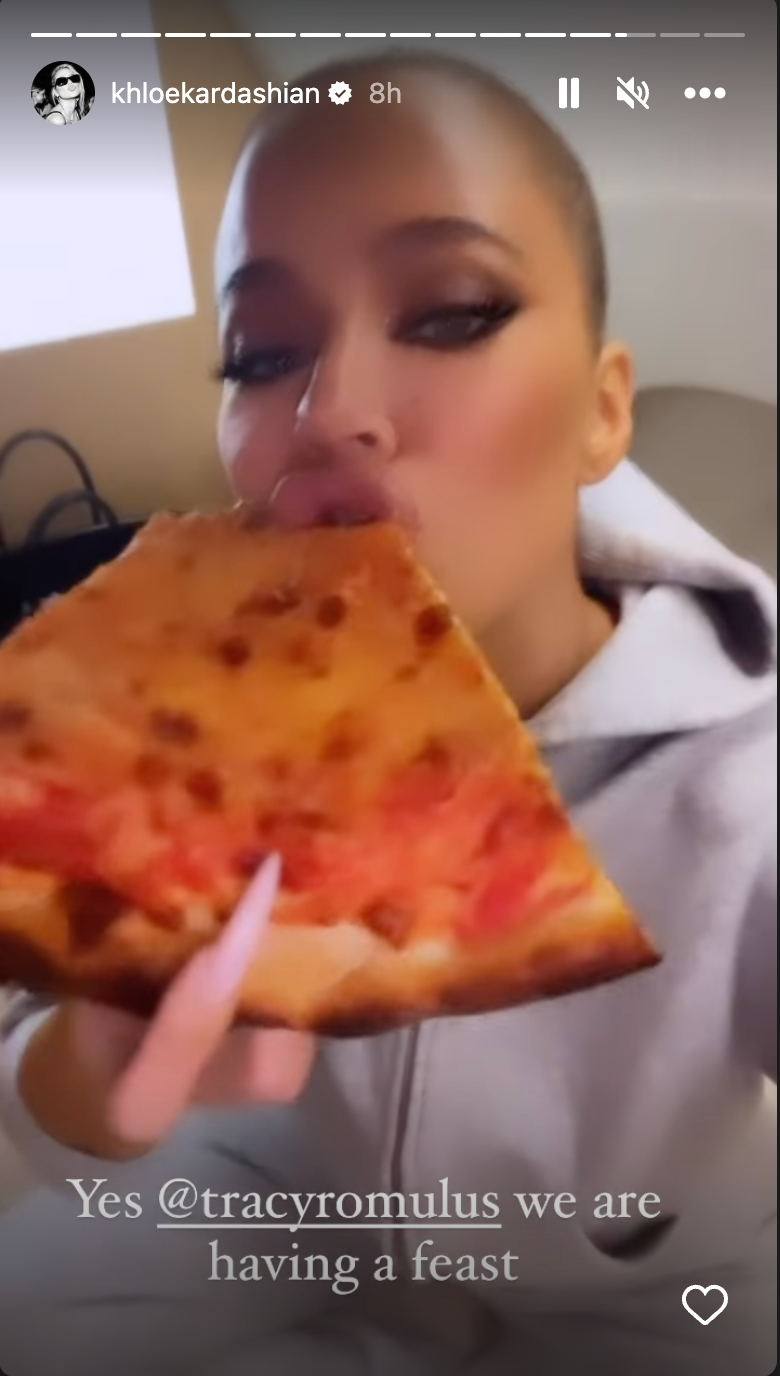 //khloe kardashian eating pizza