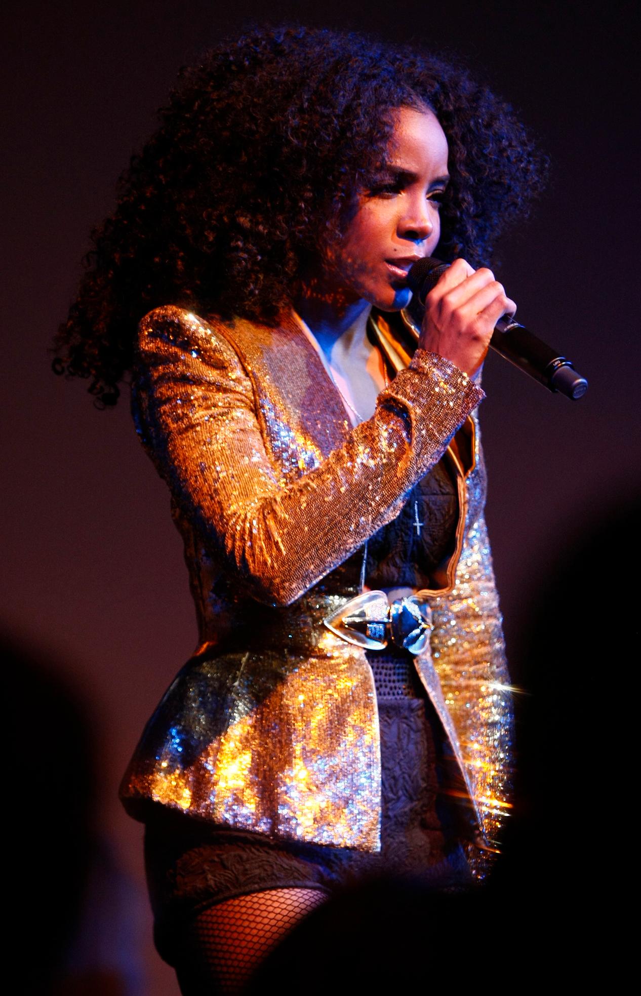 Kelly Rowland performs at the Fashions Heart Gala Ball in Perth
