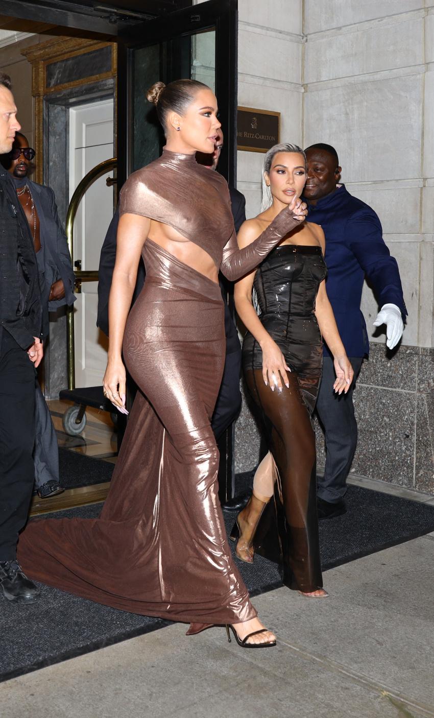 Khloe amp Kim Kardashian seen leaving their hotel to head to the CFDA Awards at Cipriani South St