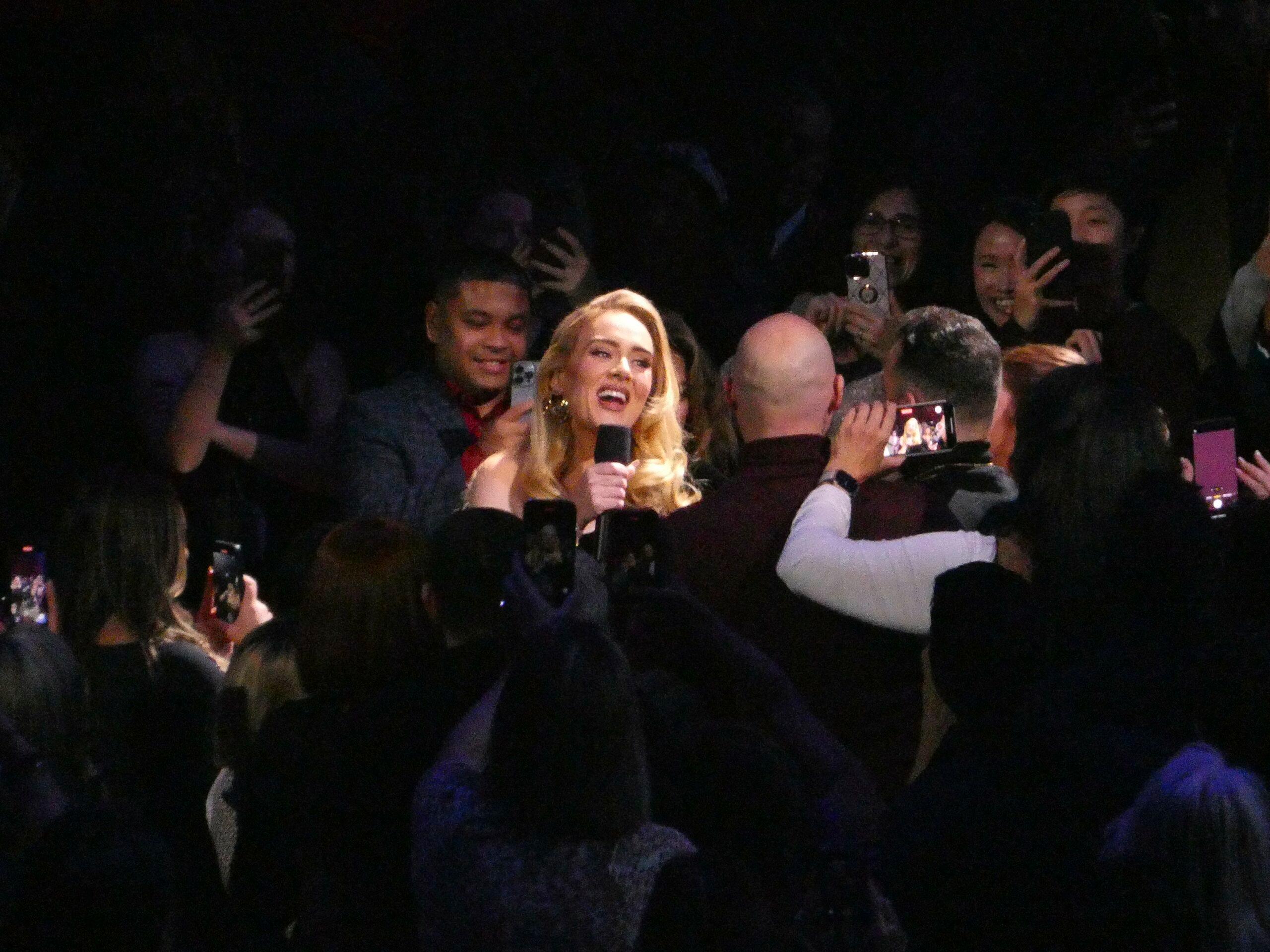 Adele apos s first night rescheduled Las Vegas Show