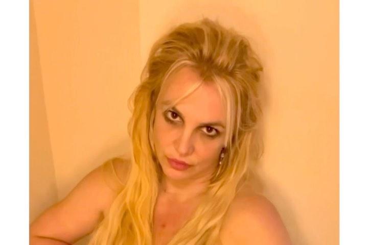Britney Spears is topless in the shower on Instagram