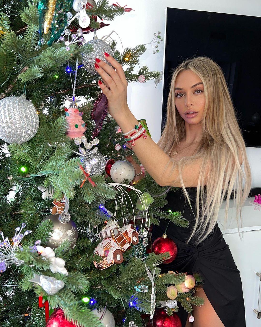 Corinne Olympios Decorates Christmas Tree