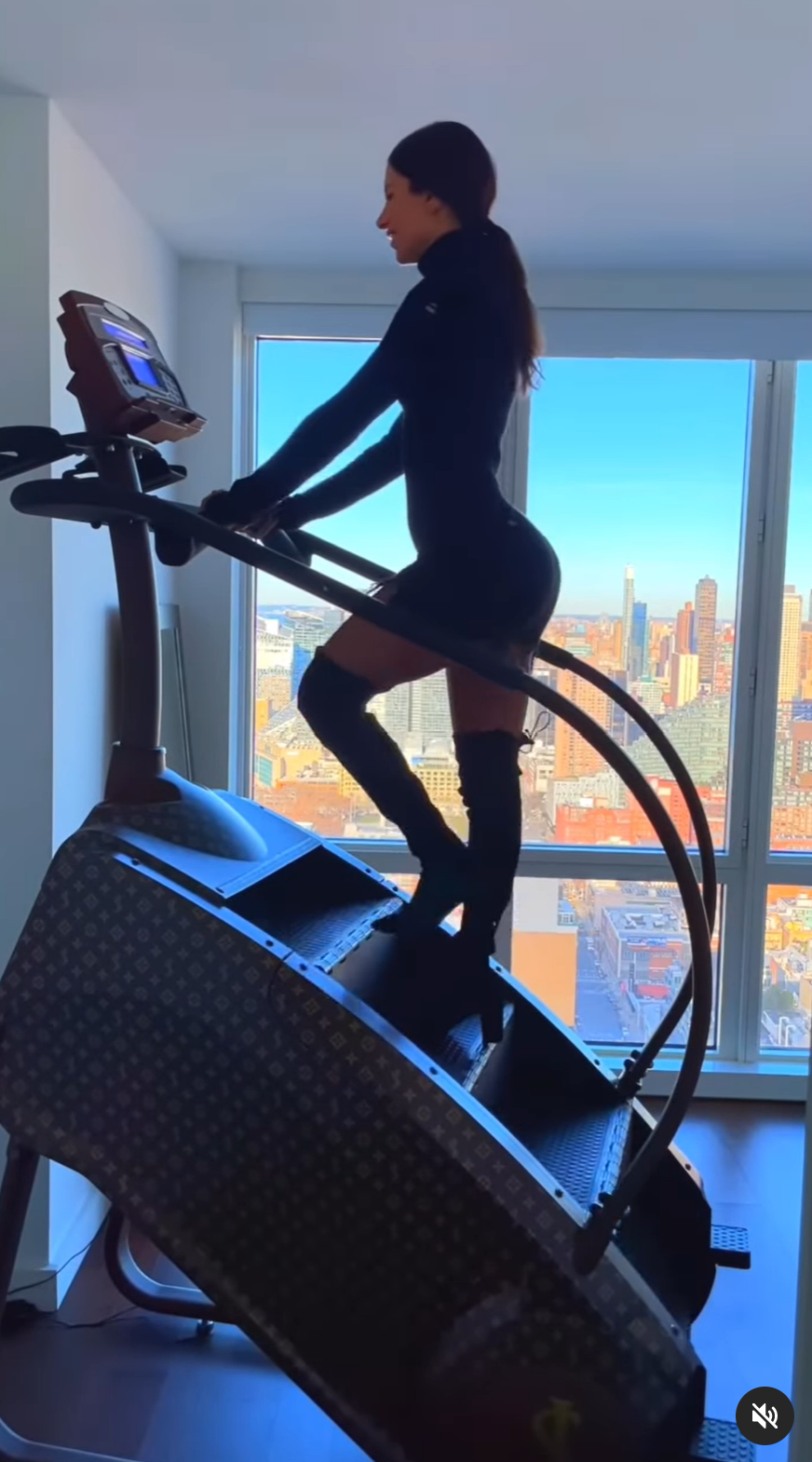 Jen Selter practices her transitions on her stair climber