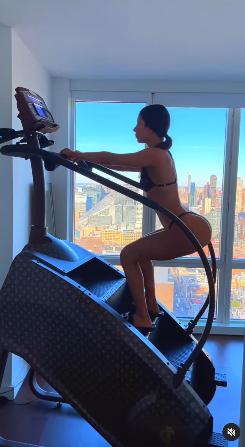 Jen Selter practices her transitions on her stair climber