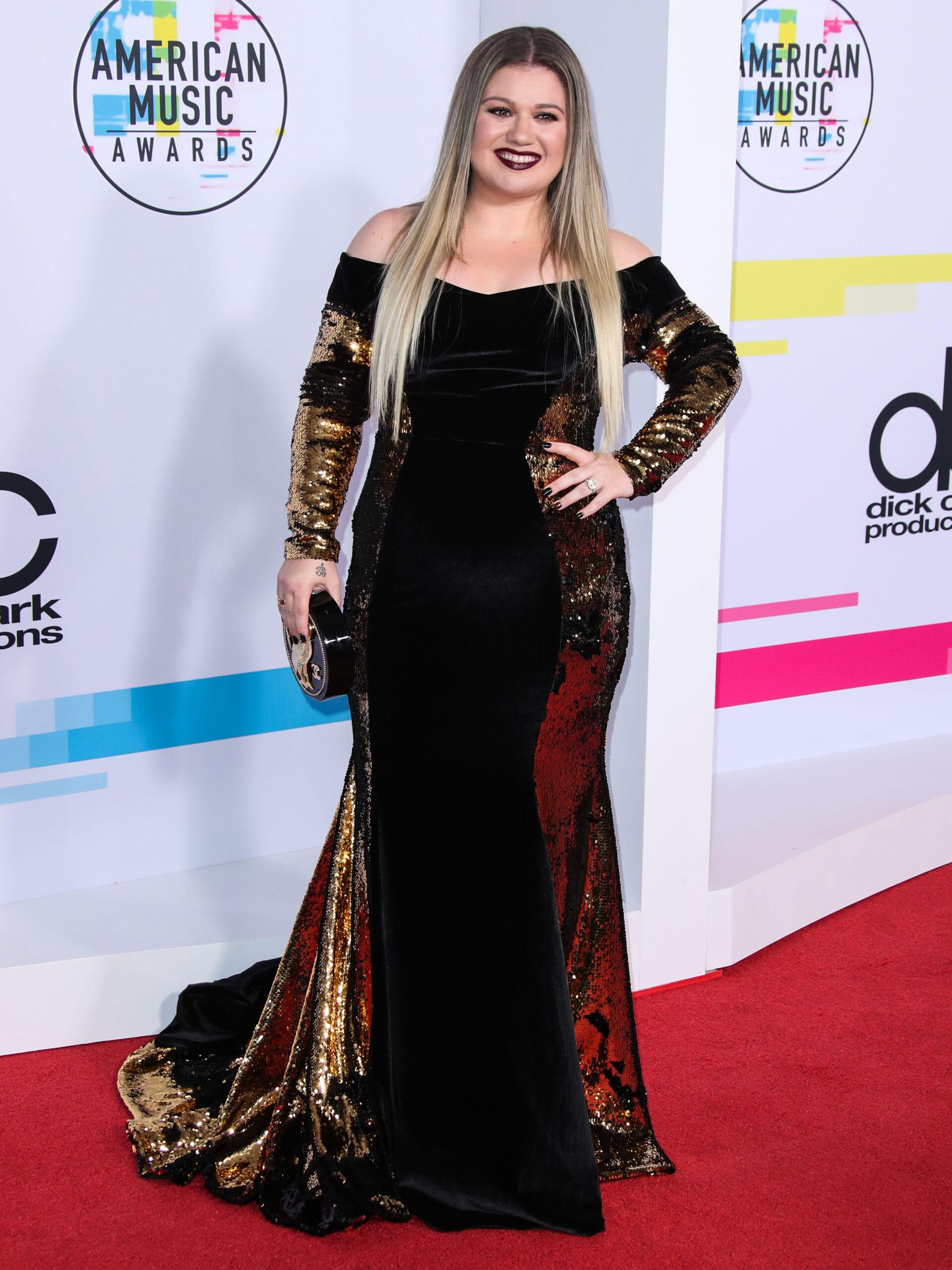 Kelly Clarkson 2017 American Music Awards - Arrivals