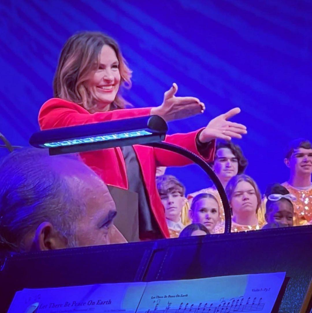 Mariska Hargitay hosting Disney Candlelight Processional