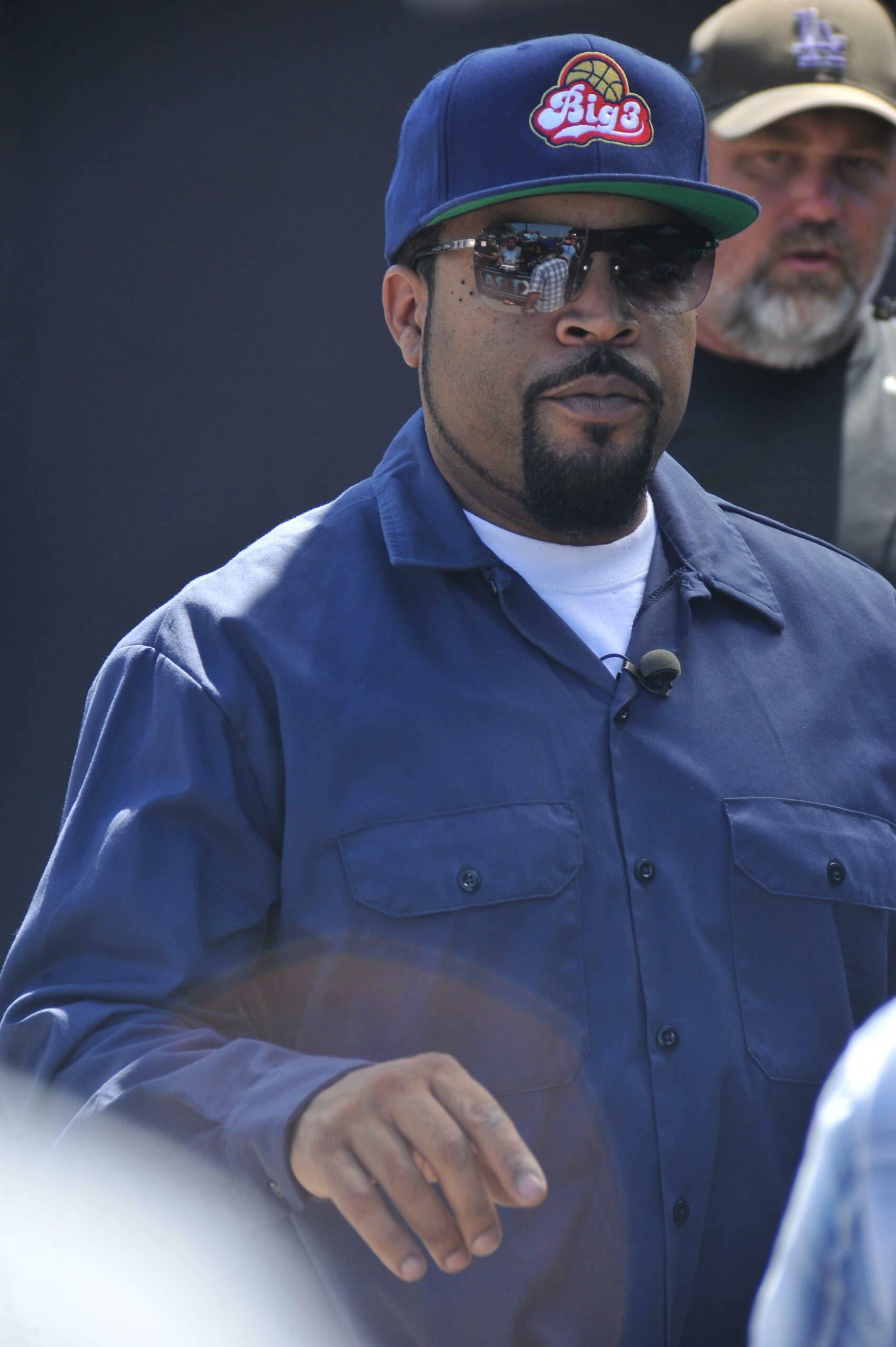Ice Cube at the Universal Studio to tape Extra