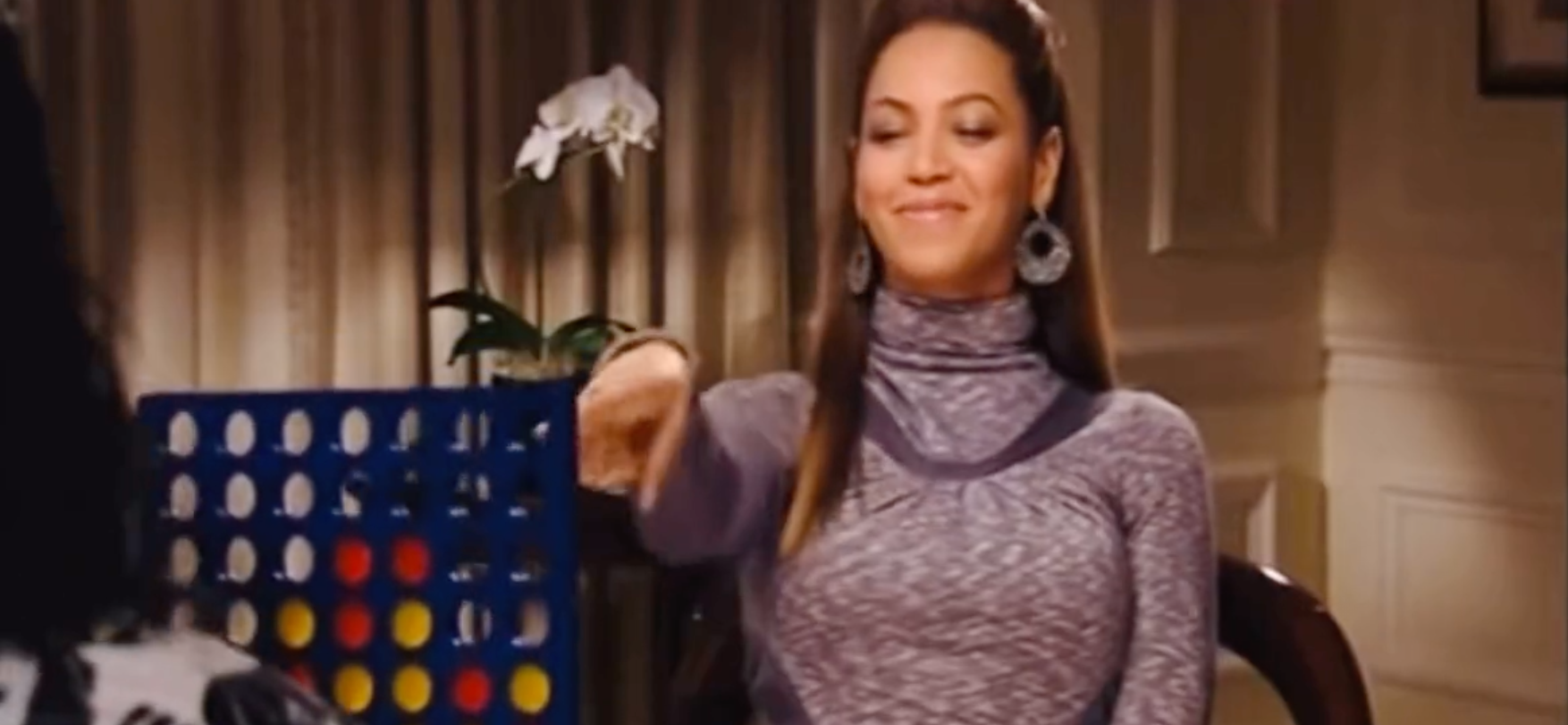 Beyonce plays Connect 4