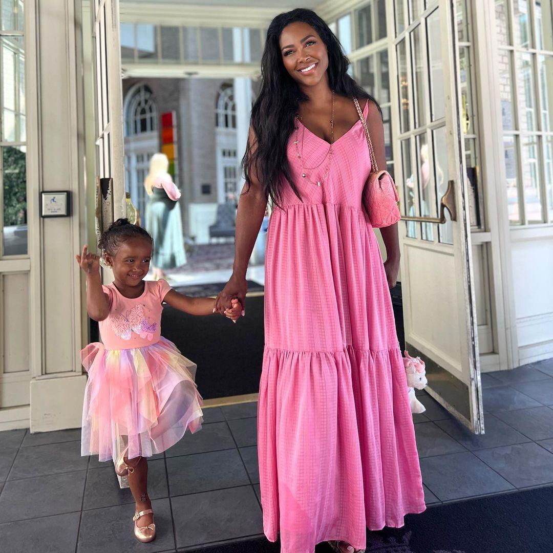 Kenya Moore's Estranged Husband Comes Through For Her 52nd Birthday