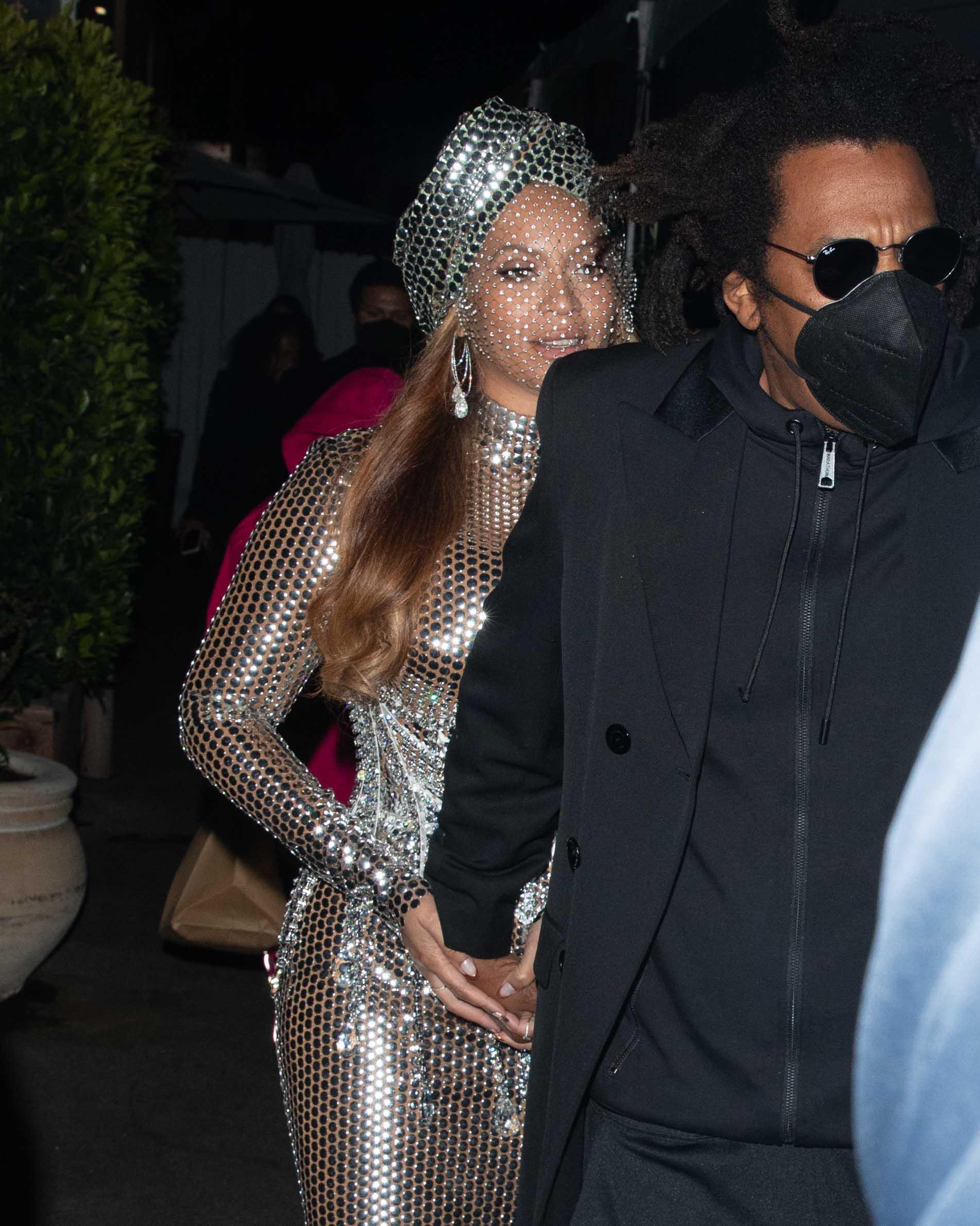 Beyoncé & Jay-Z merayakan Grammy Awards di Giorgio Baldi di Santa Monica.