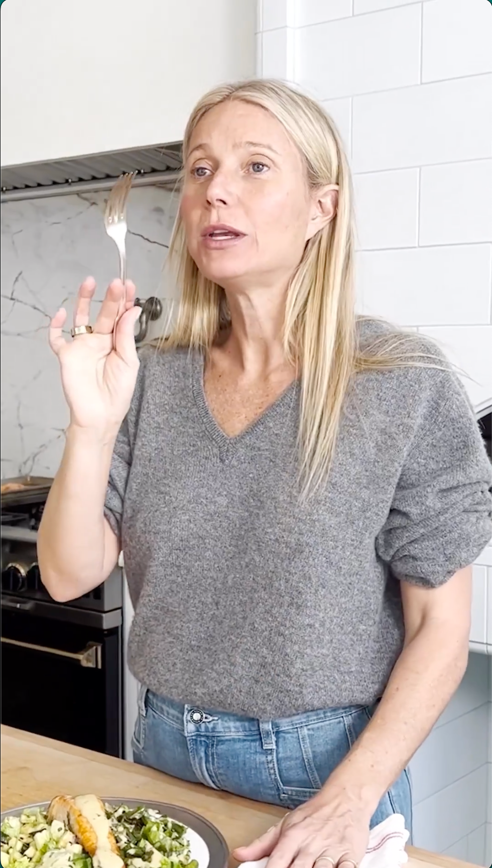 Gwyneth Paltrow Mocked For Adding 'Fat, Fat And Fat' To Her 'Detox' Salad
