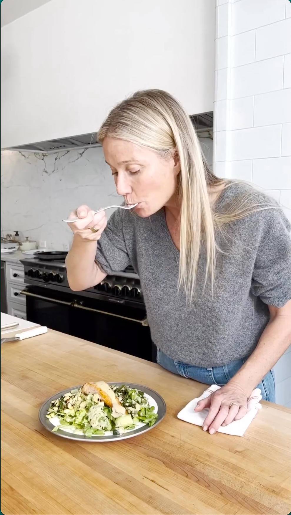 Gwyneth Paltrow Mocked For Adding 'Fat, Fat And Fat' To Her 'Detox' Salad