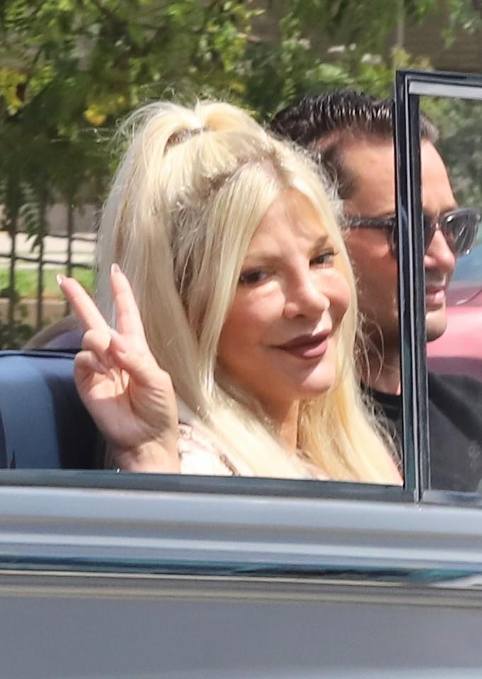 Tori Spelling meets up with Jay Leno and rides shotgun with Josh Flagg at the Beverly Hills 27th Annual Tour d Elegance Tori was seen without her wedding ring earlier this week it was reported that Tori Spelling Dean McDermott sleeping separately am
