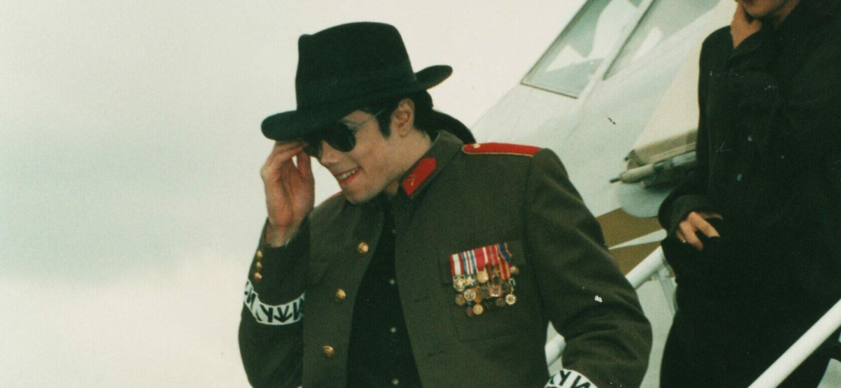Michael Jackson and his wife Lisa Marie Presley