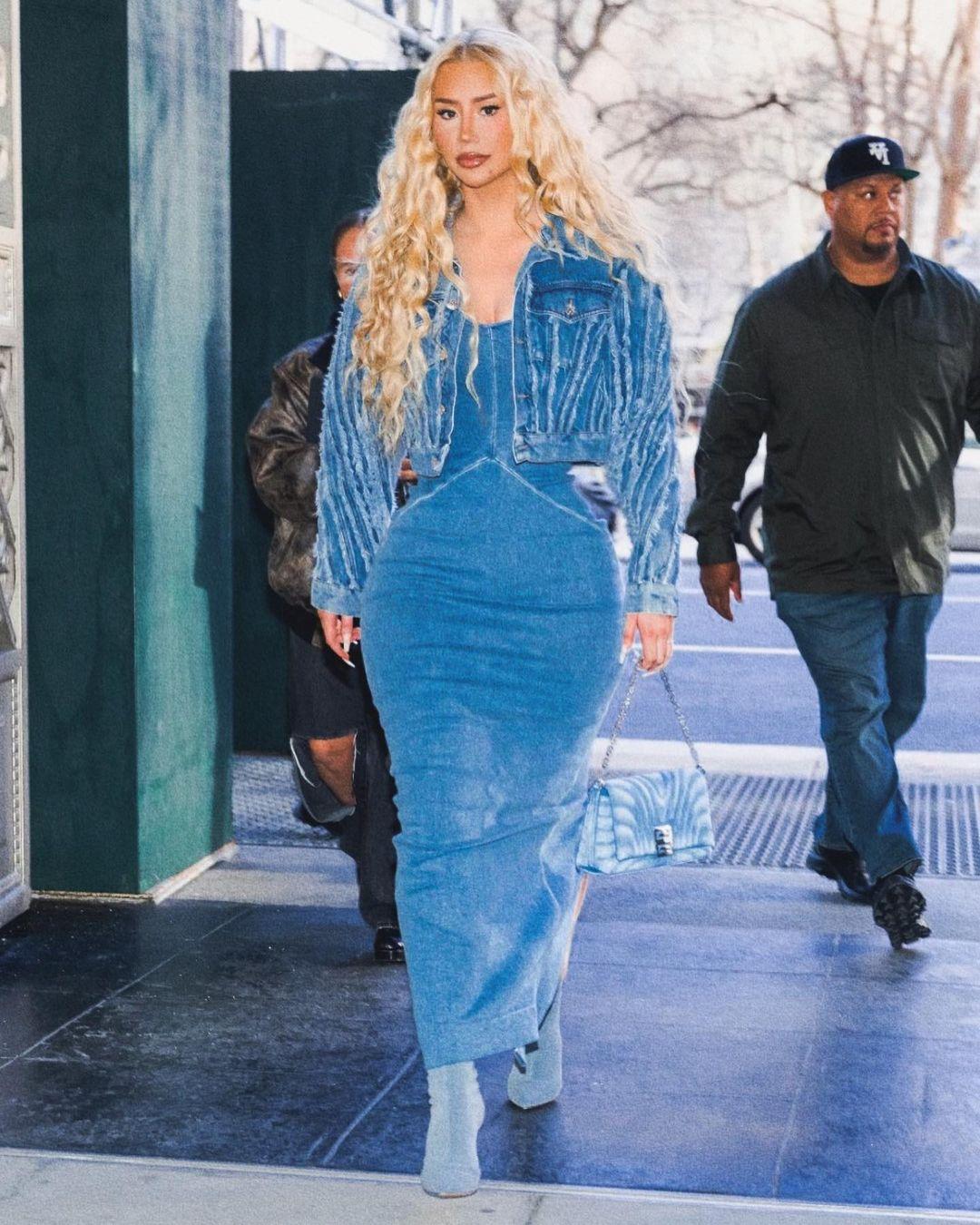 Iggy Azalea Is A Gorgeous 'Big Barbie' In THIS Stylish All Denim Look