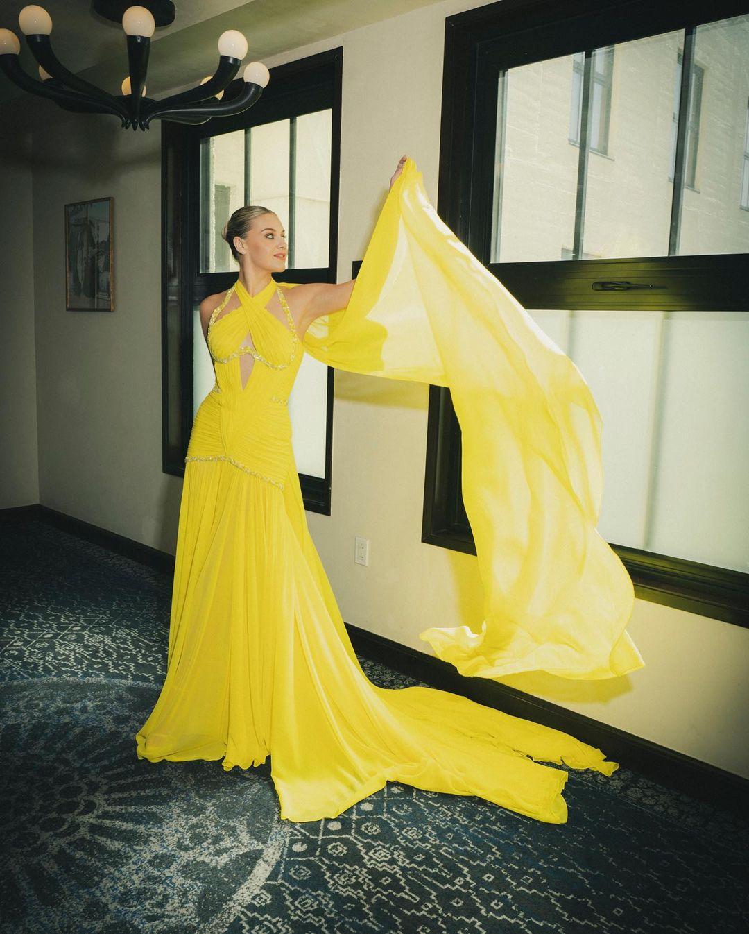 Kelsea Ballerini Stuns In 'Sunshine Dress' For The Grammys