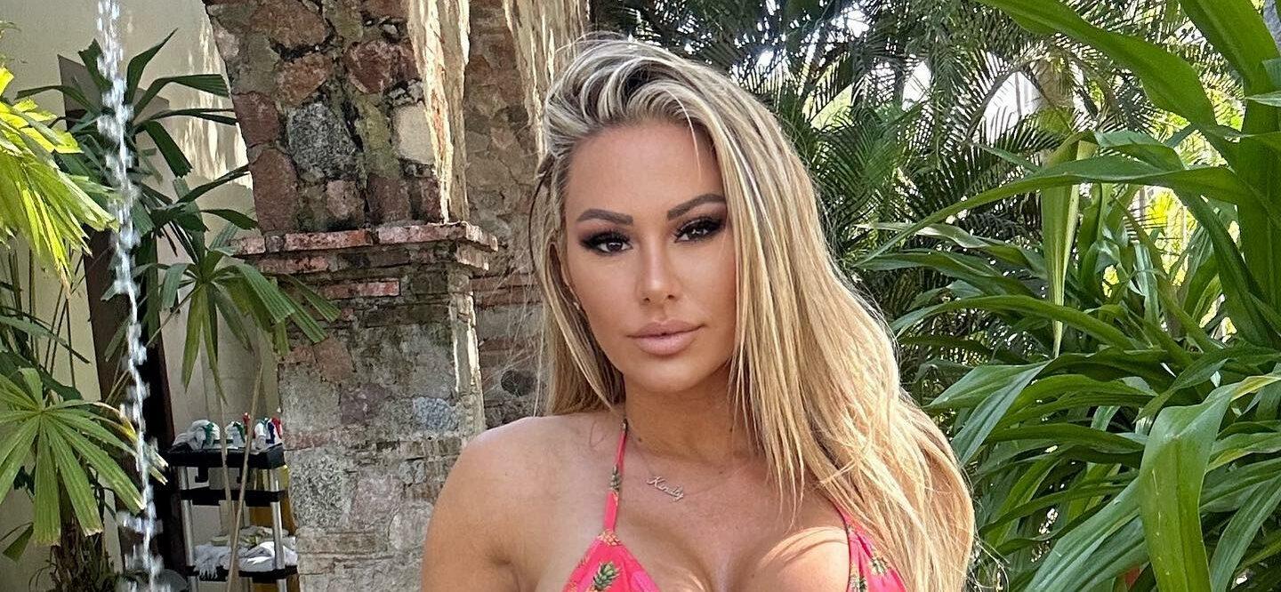 Kindly Myers in a pink bikini in Mexico featured photo