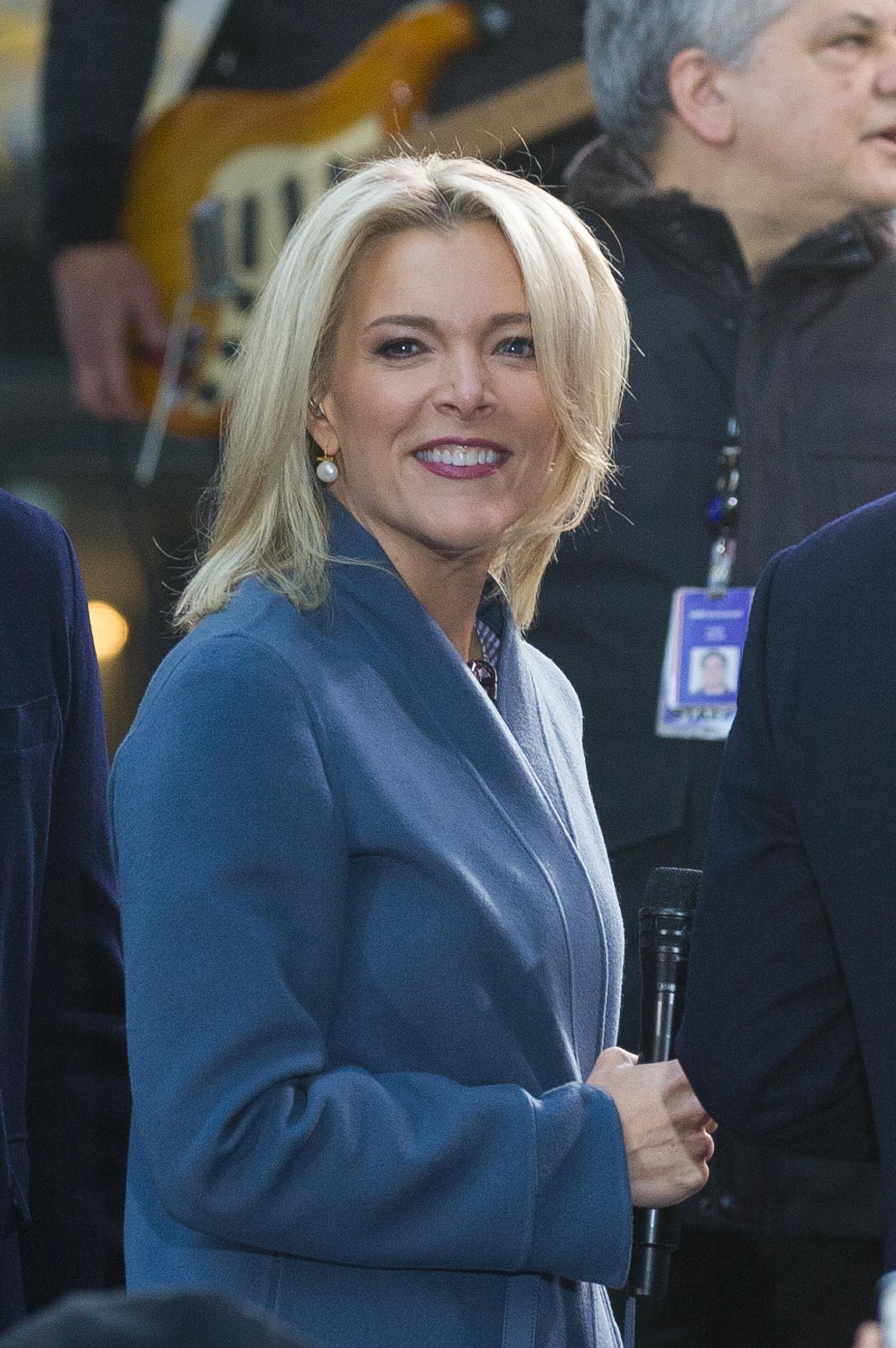 Megyn Kelly in the crowd as Tim McGraw and Faith Hill perform on NBC apos s apos Today apos Show