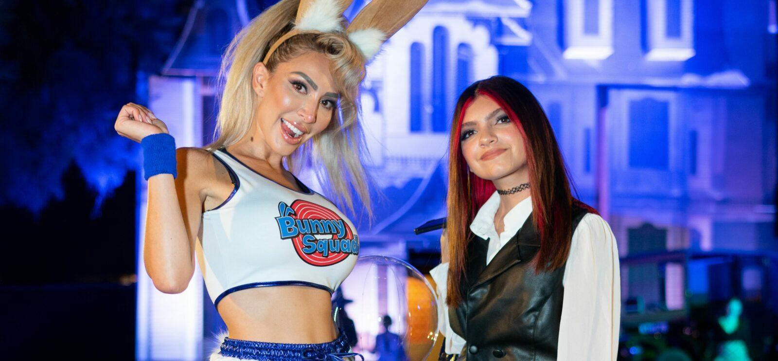 Farrah Abraham visits the Haunt O apos Ween LA An Immersive Halloween Experience at the Westfield Topanga with her daughter Sophia