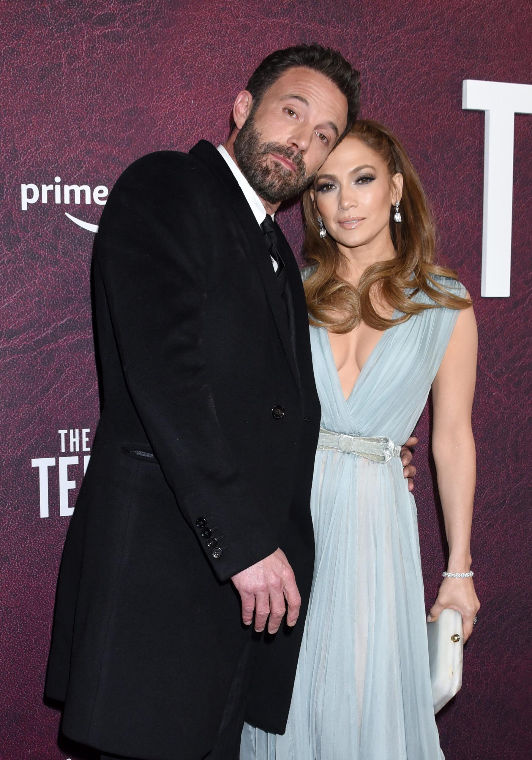 Ben Affleck and Jennifer Lopez come to "Tender Bar" Los Angeles Prime Minister in Chinese Tcl Theater