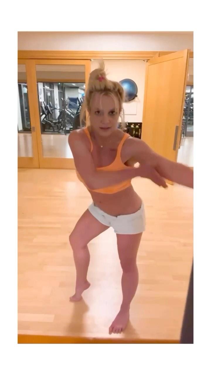 Britney Spears dancing in the gym