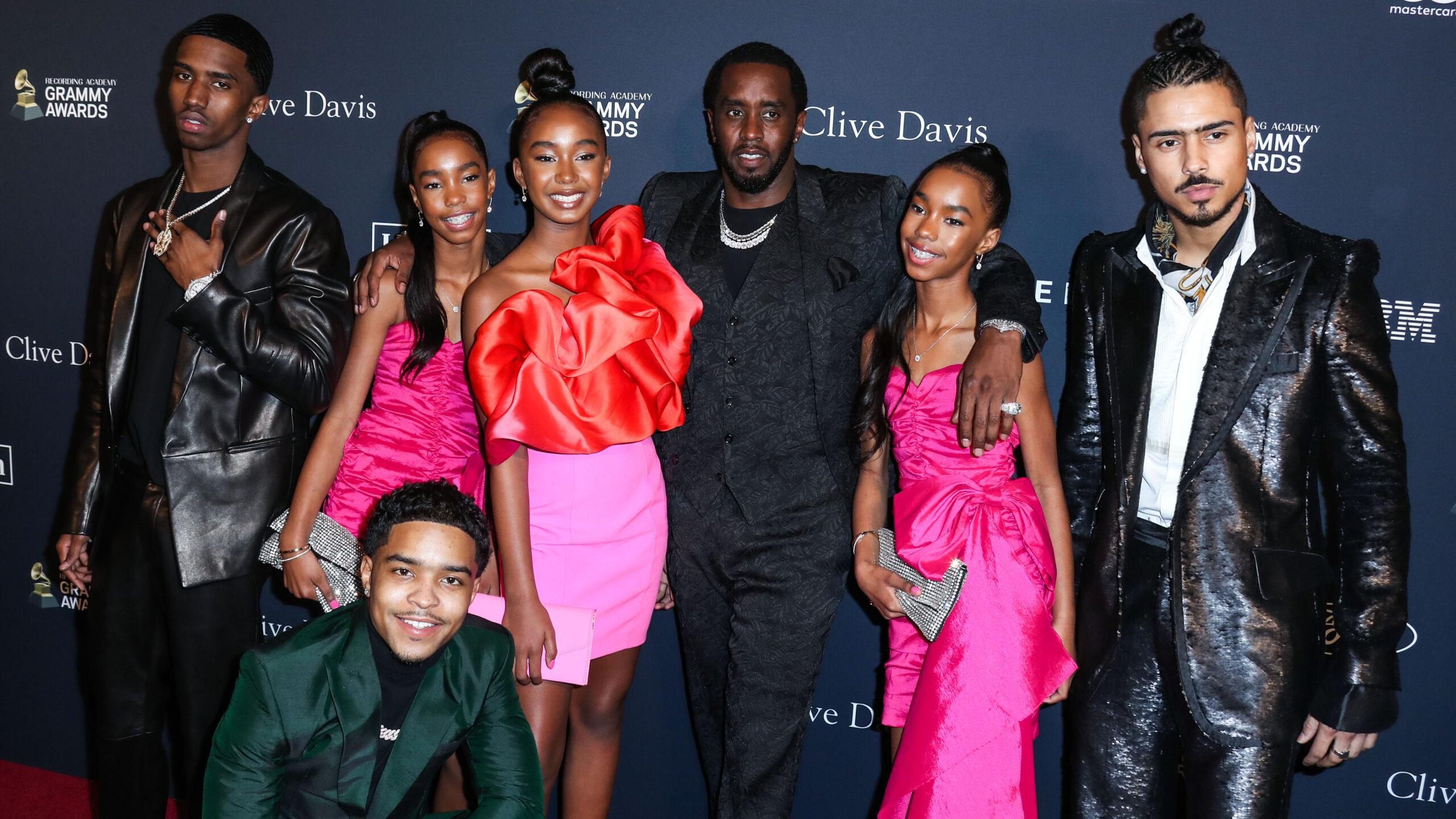 Diddy e seus filhos na The Recording Academy e na gala pré-GRAMMY 2020 de Clive Davis