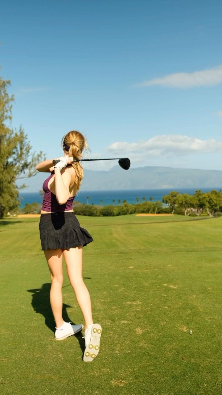 Grace Charis golfs in Hawaii 