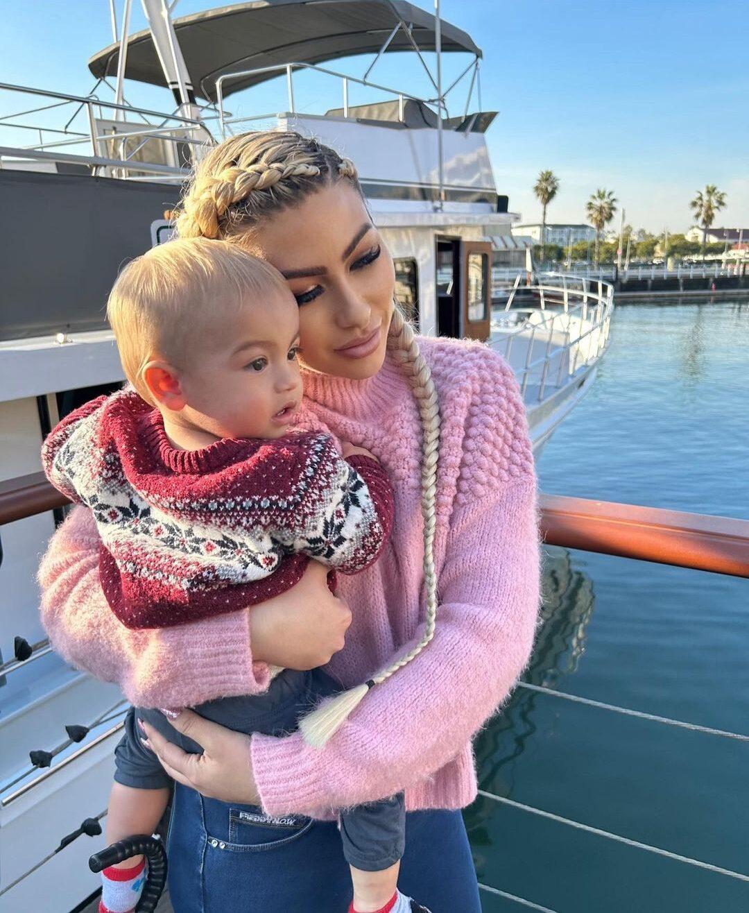 Melanie Martin chama a empregada de Aaron Carter no novo IG Rant!