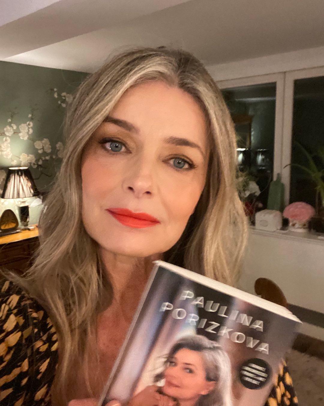 Paulina Porizkova shared a blurry make-up selfie