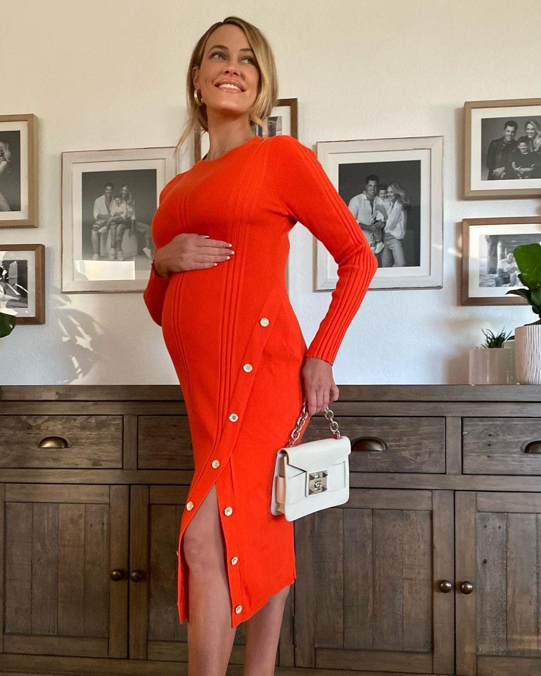 Pregnant Peta Murgatroyd Is 'Manifesting Spring' With THESE Trendy Styles