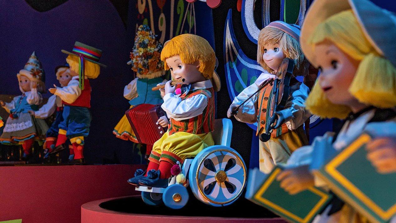 Disney adds new doll in wheelchair to "it's a small world"