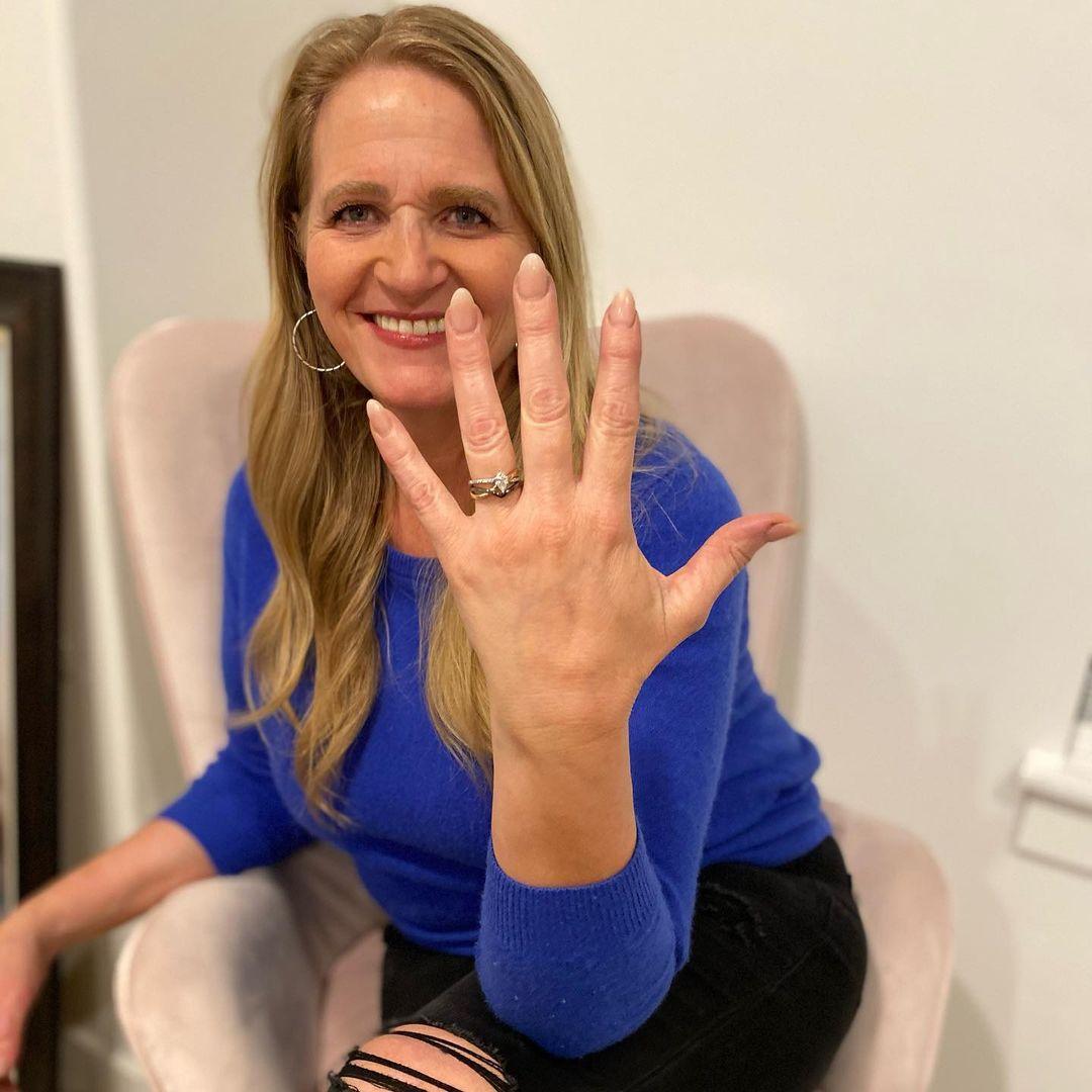 'Sister Wives' Star Christine Brown Gets Engaged To New Beau Nearly 2 Years After Kody Brown Split