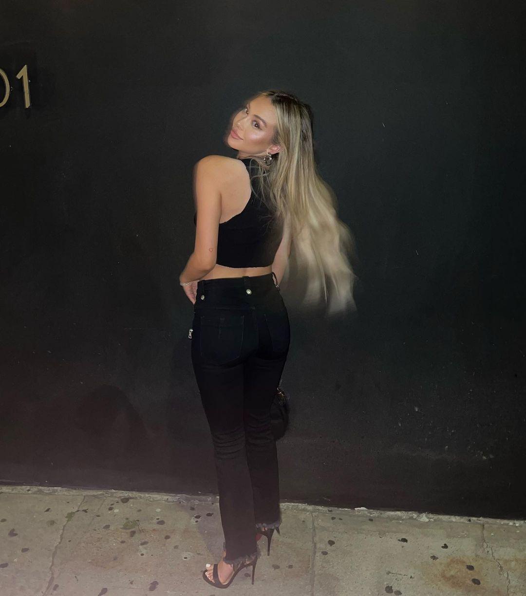 Corinne Olympios Shows Off Body In Tight Jeans: 'Born To Ride'