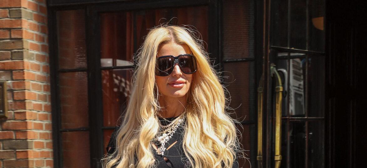 Jessica Simpson seen leaving her hotel this afternoon in New York City