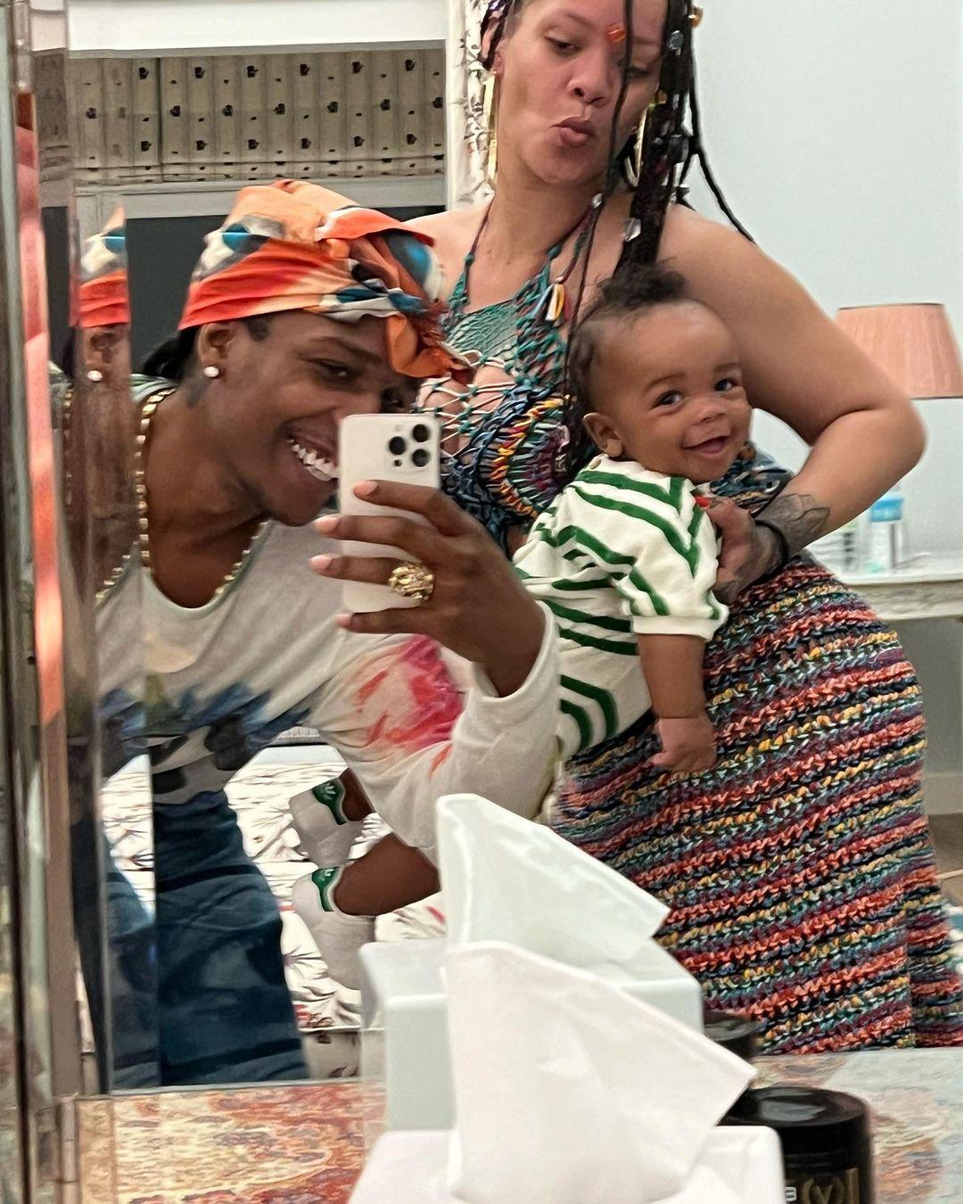 Rihanna e A$AP Rocky comemoram o primeiro aniversário de seu filho RZA com fotos de família preciosas e espontâneas