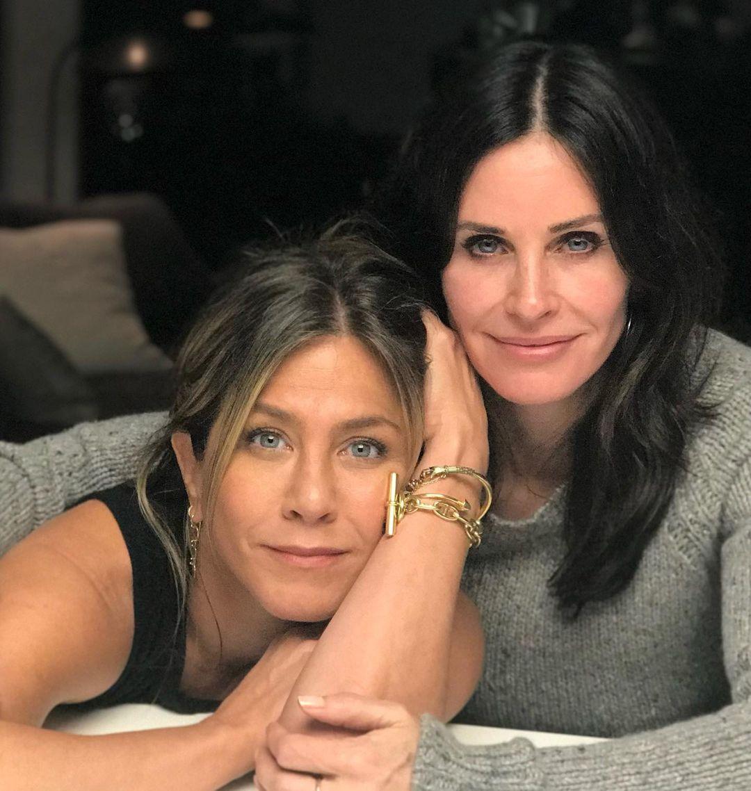Jennifer Aniston wishes bday gal Courteney Cox with throwback pics