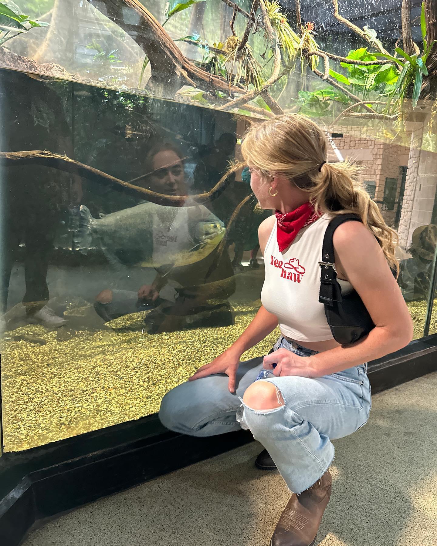 Golfer Grace Charis Visits The Zoo In A Thin Crop Top