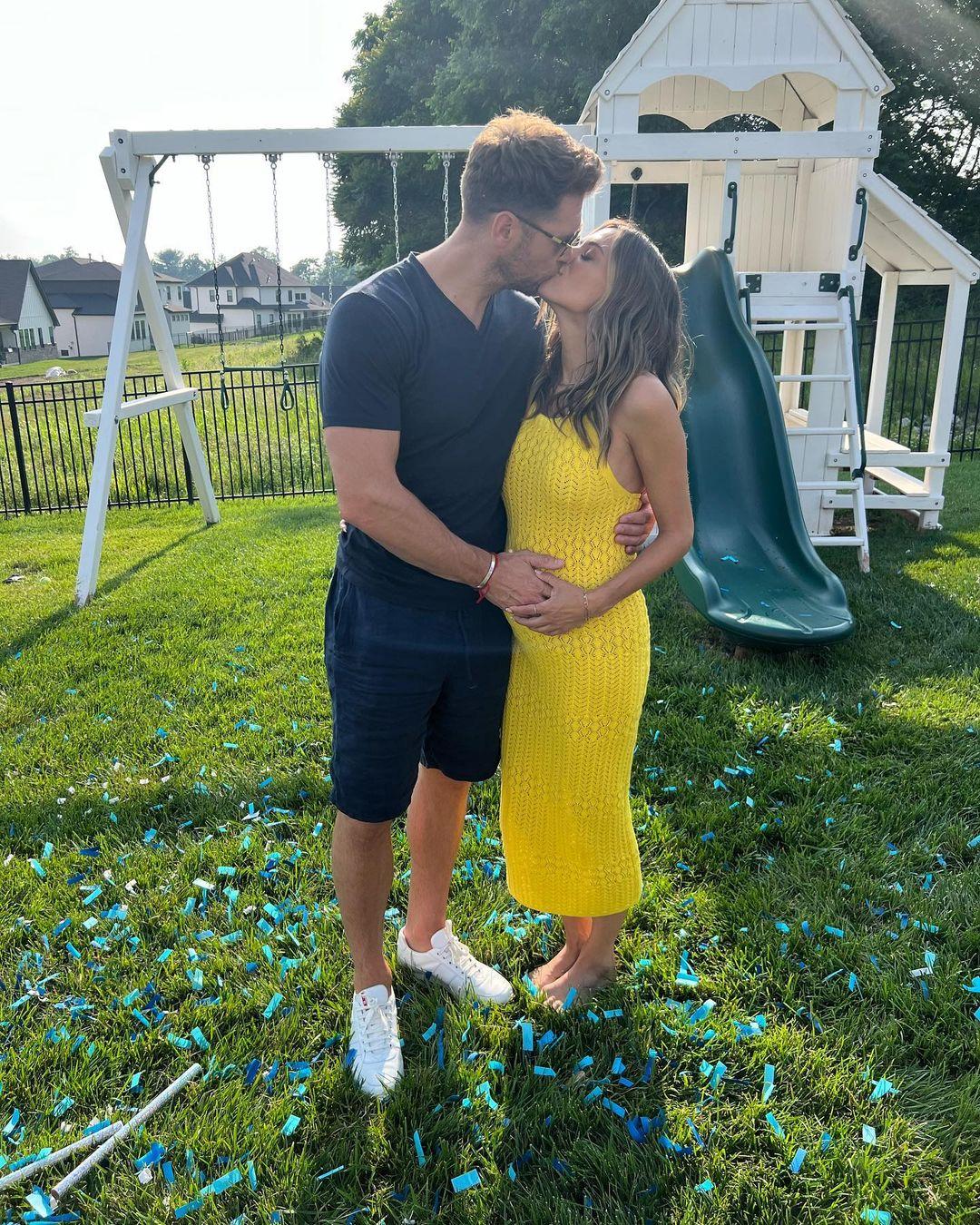 Jana Kramer & Fiancé Allan Russell kissing