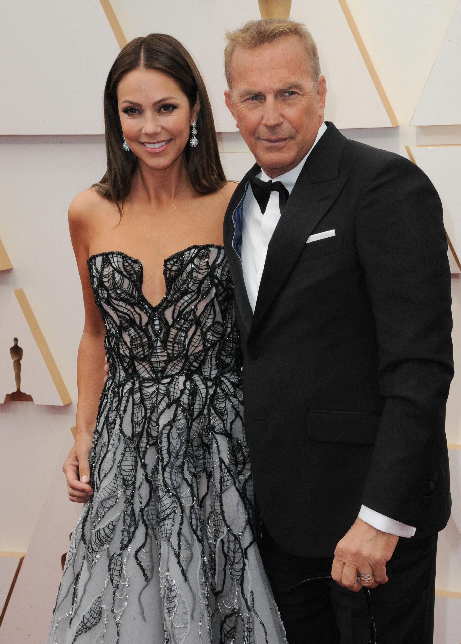 Kevin Costner and Christine Baumgartner Attending The 94th Annual Academy Awards - Arrivals in Los angeles