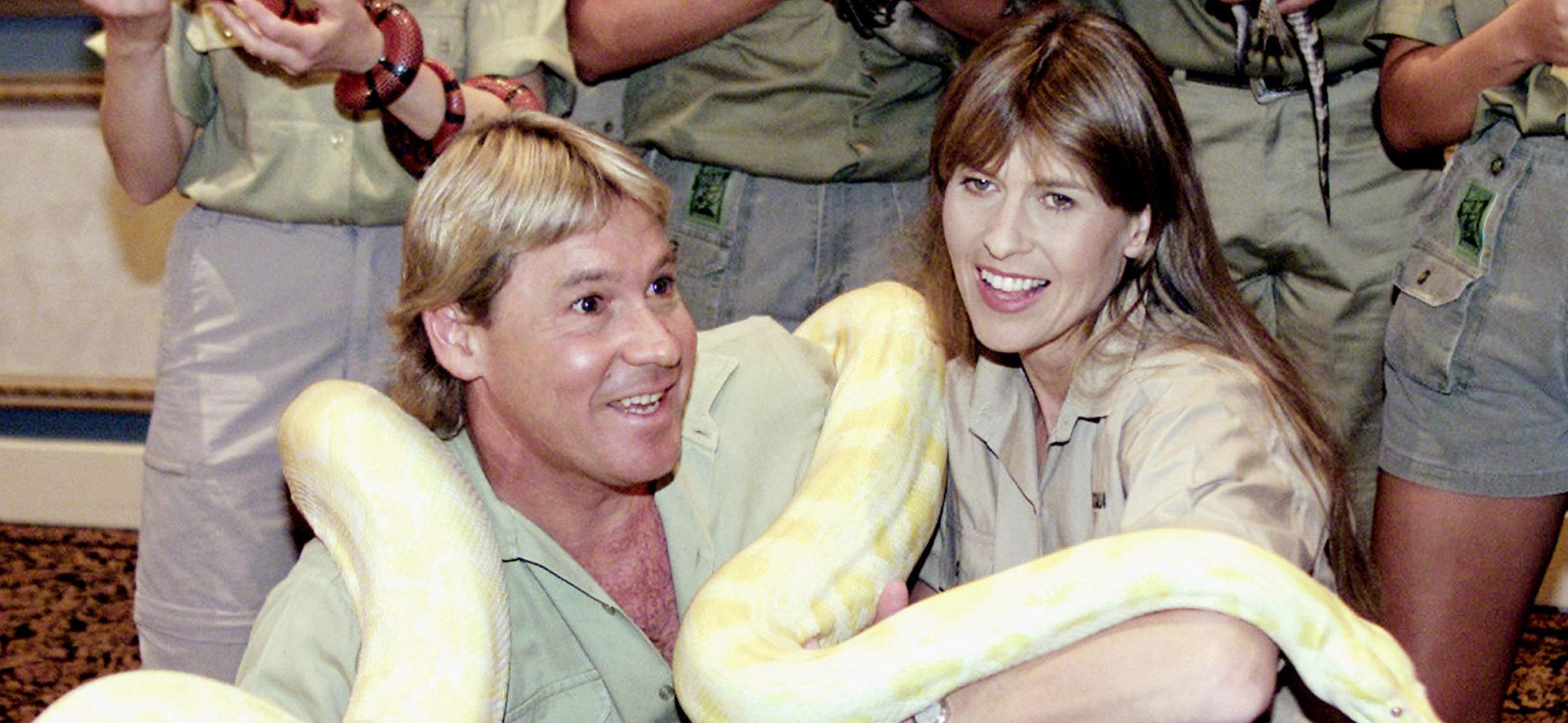 Steve Irwin and his wife Terri demonstrate a 16 foot Anaconda snake that will be used in their forthcoming movie "The Crocodile Hunter Collision Course" announced at ShoWest in Las Vegas