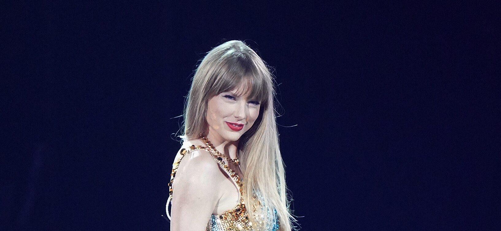 Taylor Swift performs in Arlington Texas