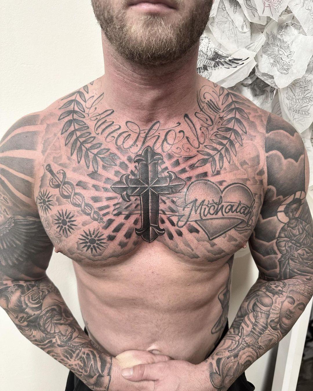 Chet Hanks flaunts new religious cross tattoo