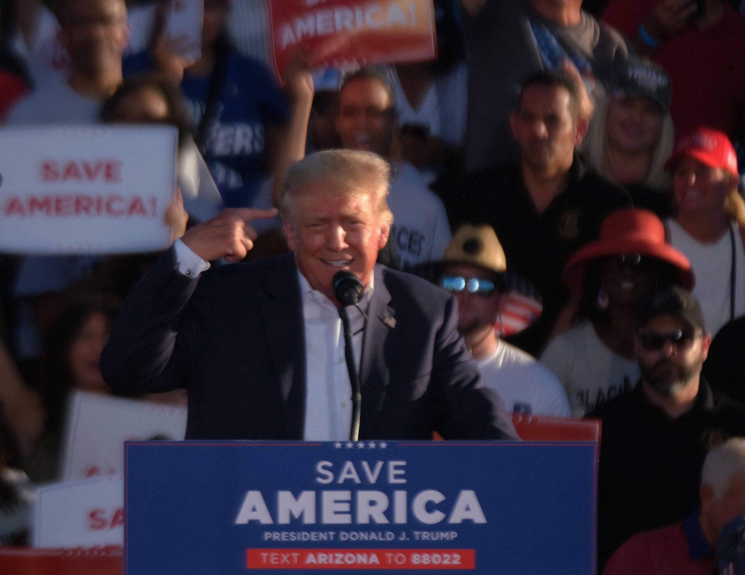 Donald Trump campaigns in Arizona