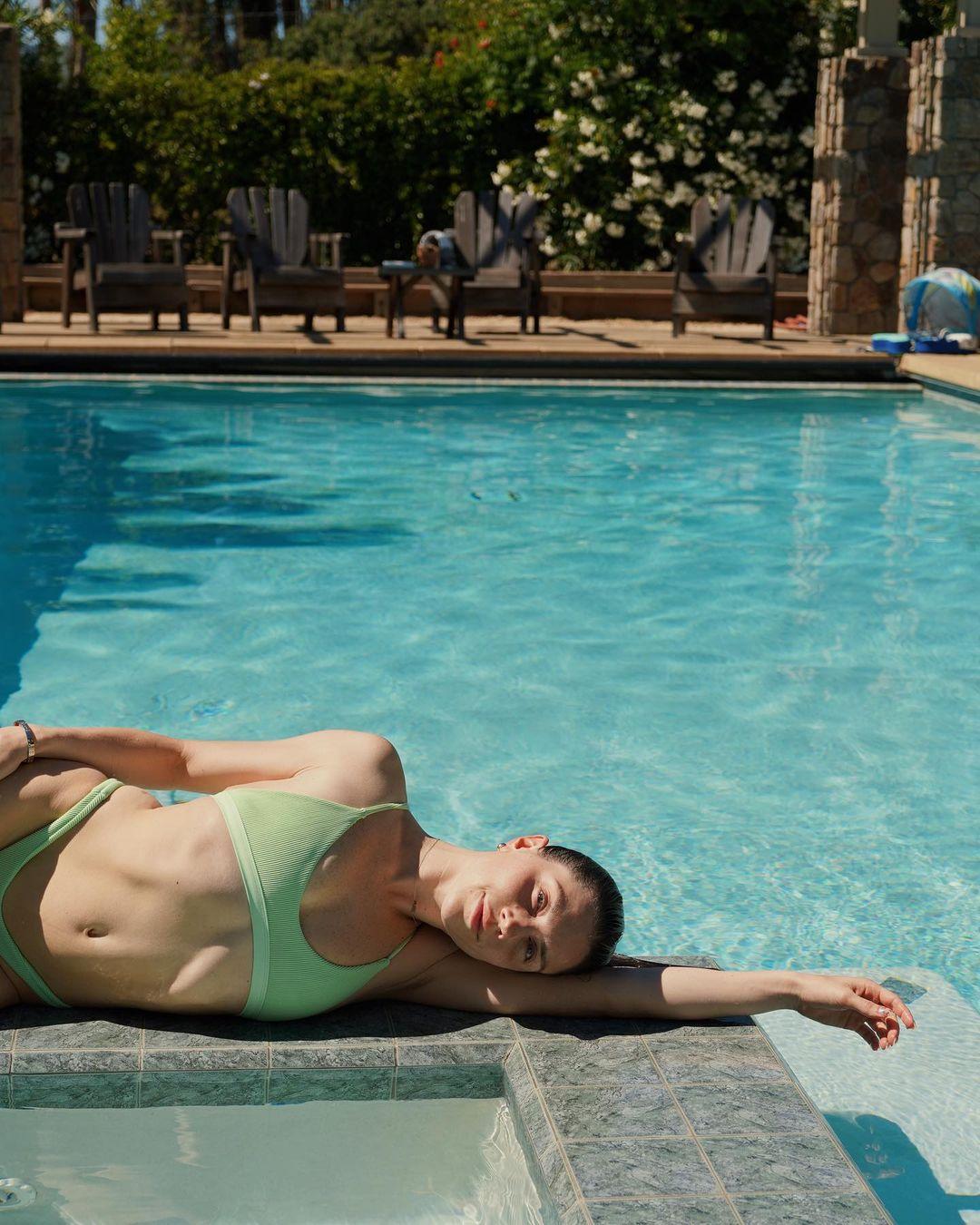 'DWTS' Alum Jenna Johnson Shares Steamy Bikini Pics