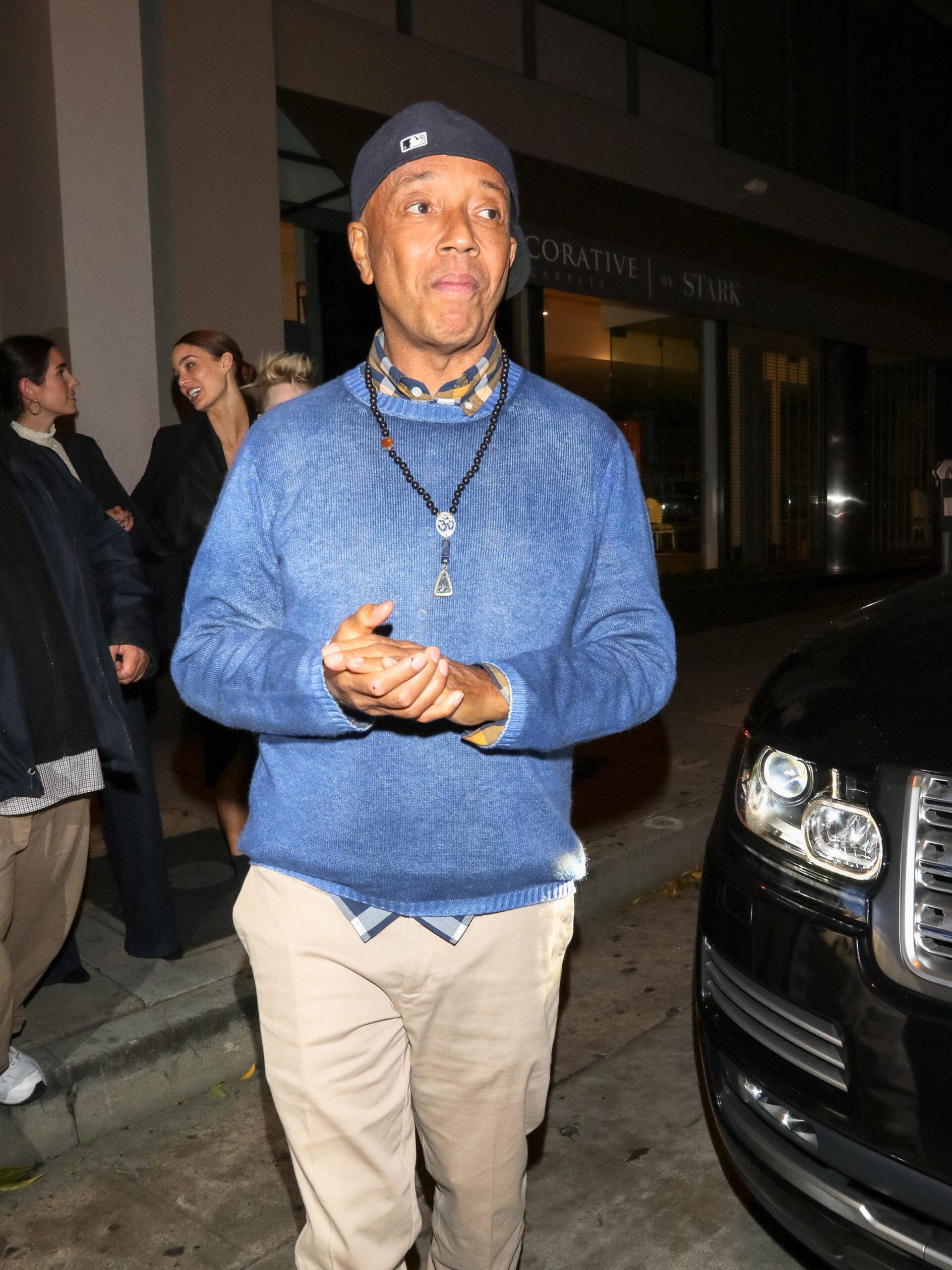 Russell Simmons outside Craig apos s Restaurant in West Hollywood