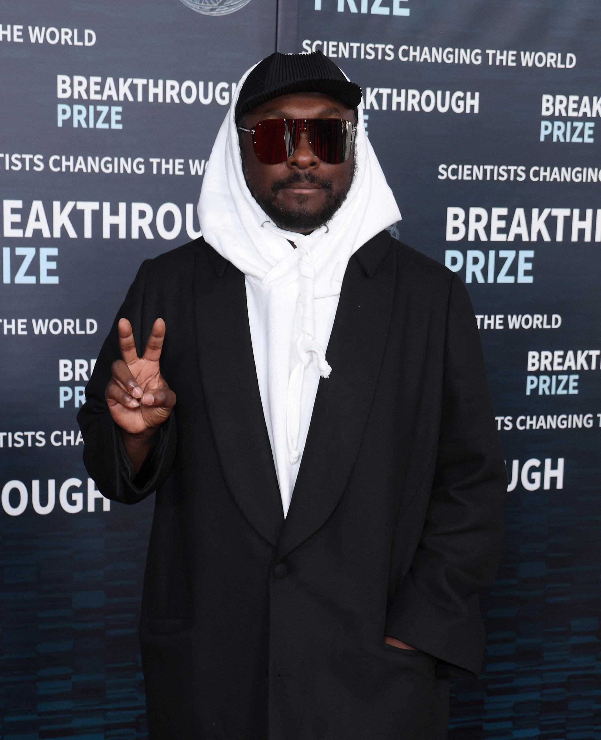 will.i.am at the 9th Annual Breakthrough Prize Ceremony - Arrivals