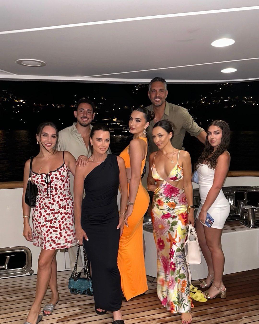 Mauricio Umansky Shares Photo Of Italian Yacht Vacation With Kyle Richards Amid Rumored Split