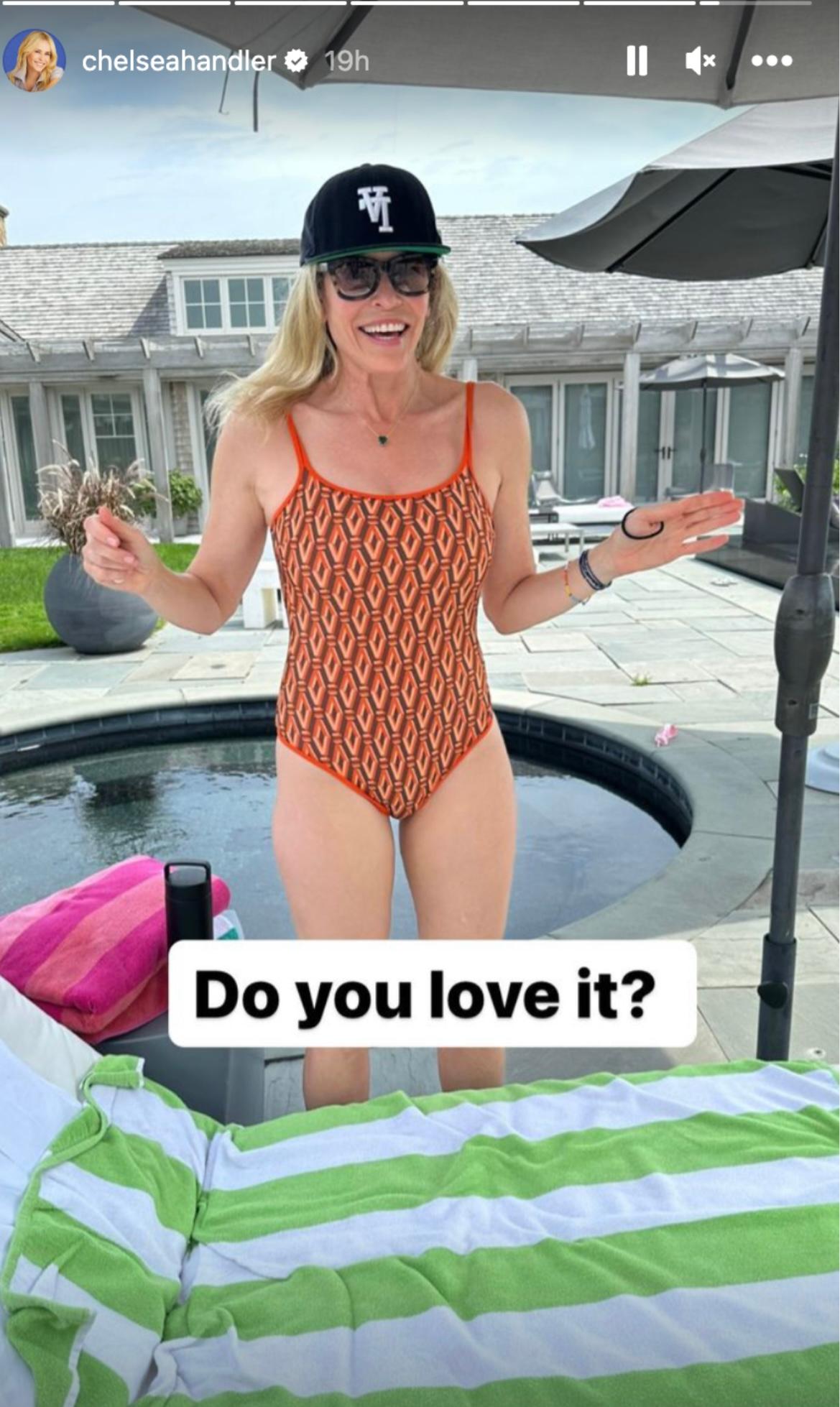 Chelsea Handler flaunts perky buns in bathing suit
